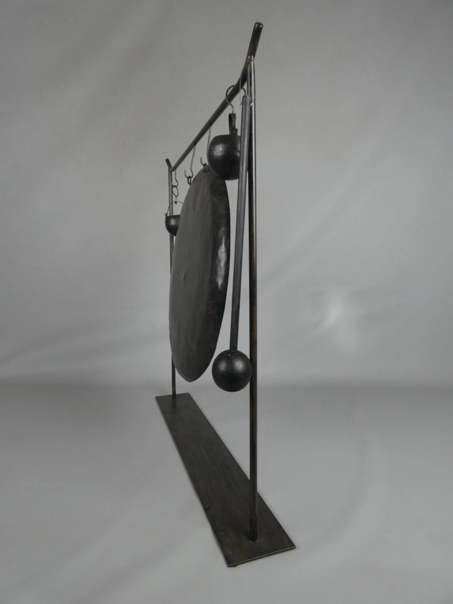 Decoratieve metalen gong met standaard