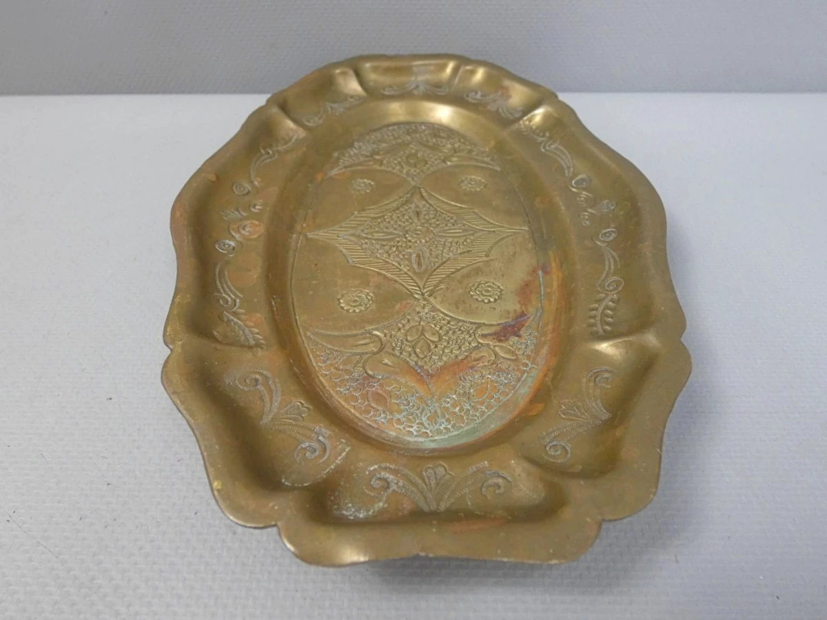 Messing dienblad met graveerwerk