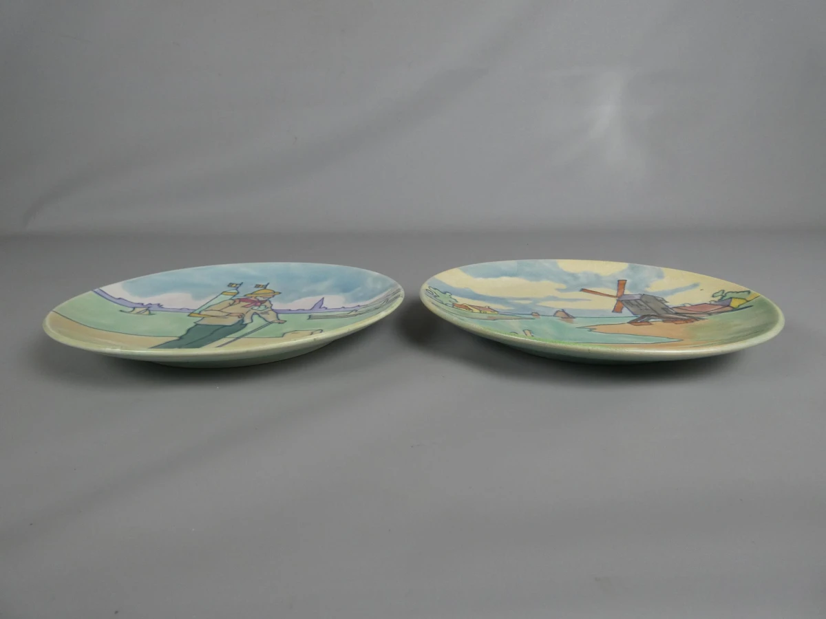 Set van twee aardewerk wandborden