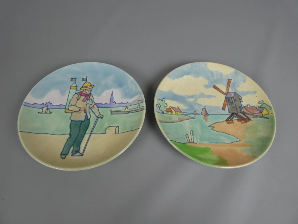 Set van twee aardewerk wandborden