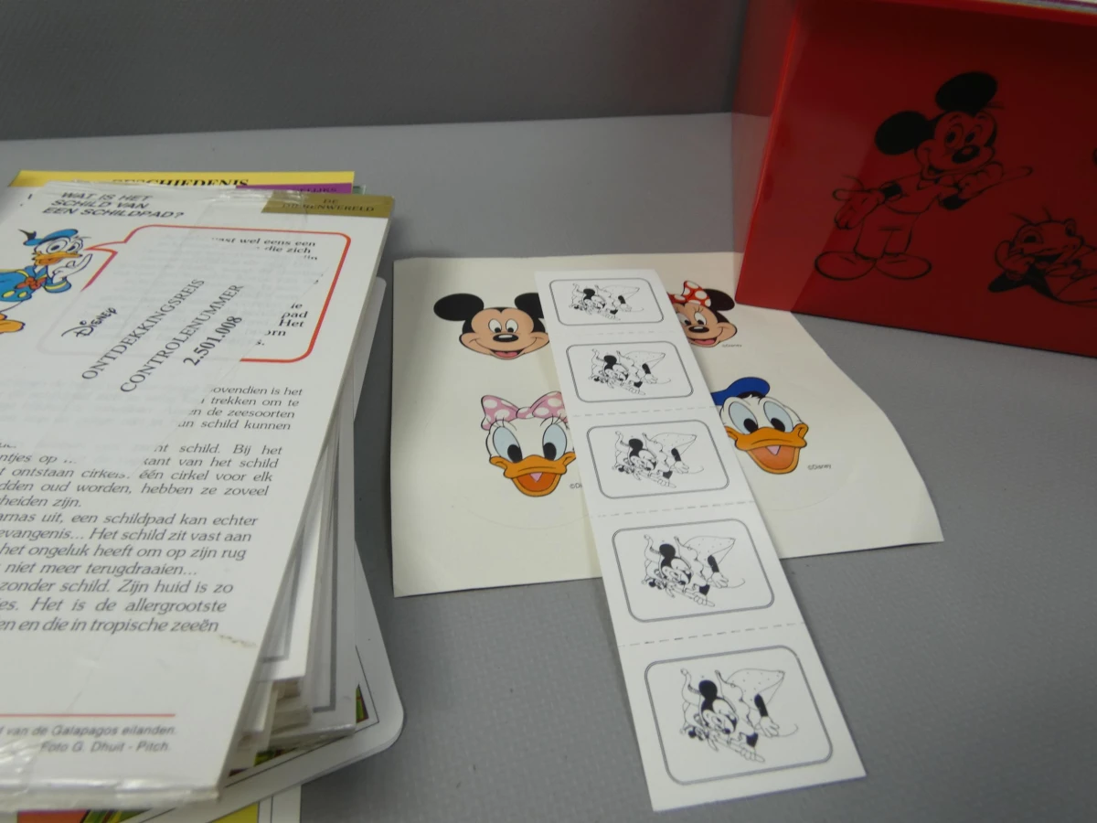 vintage Disney Mickey Mouse fichenbox + quiz kaartjes