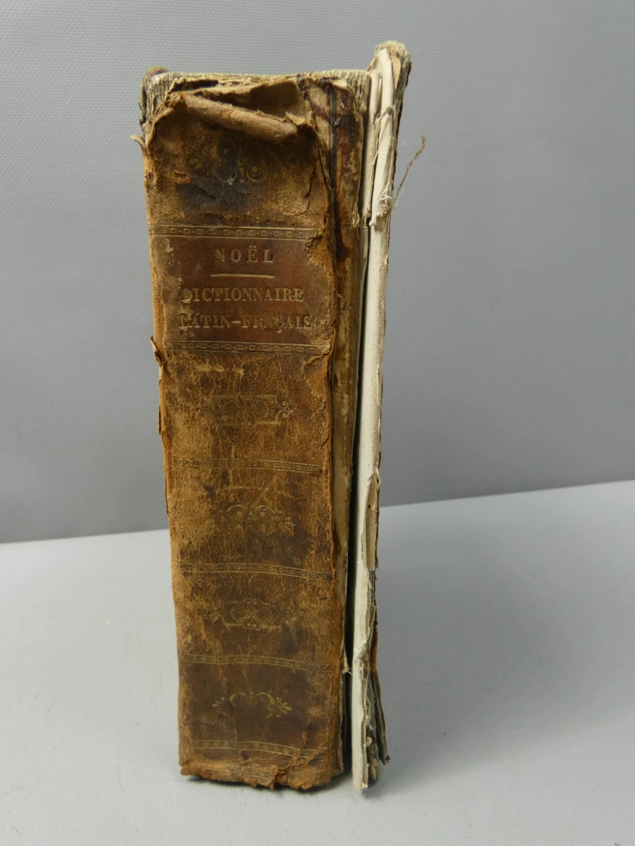 Antiek Frans-Latijns-Latijns-Frans woordenboek 1826