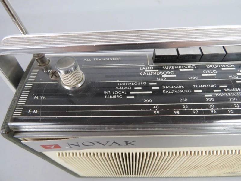 Draagbare radio Novak Mistral (type 4029)