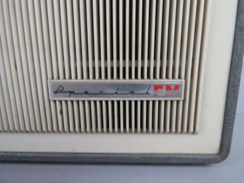 Draagbare radio Novak Mistral (type 4029)
