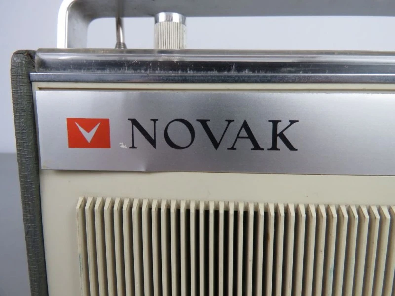 Draagbare radio Novak Mistral (type 4029)