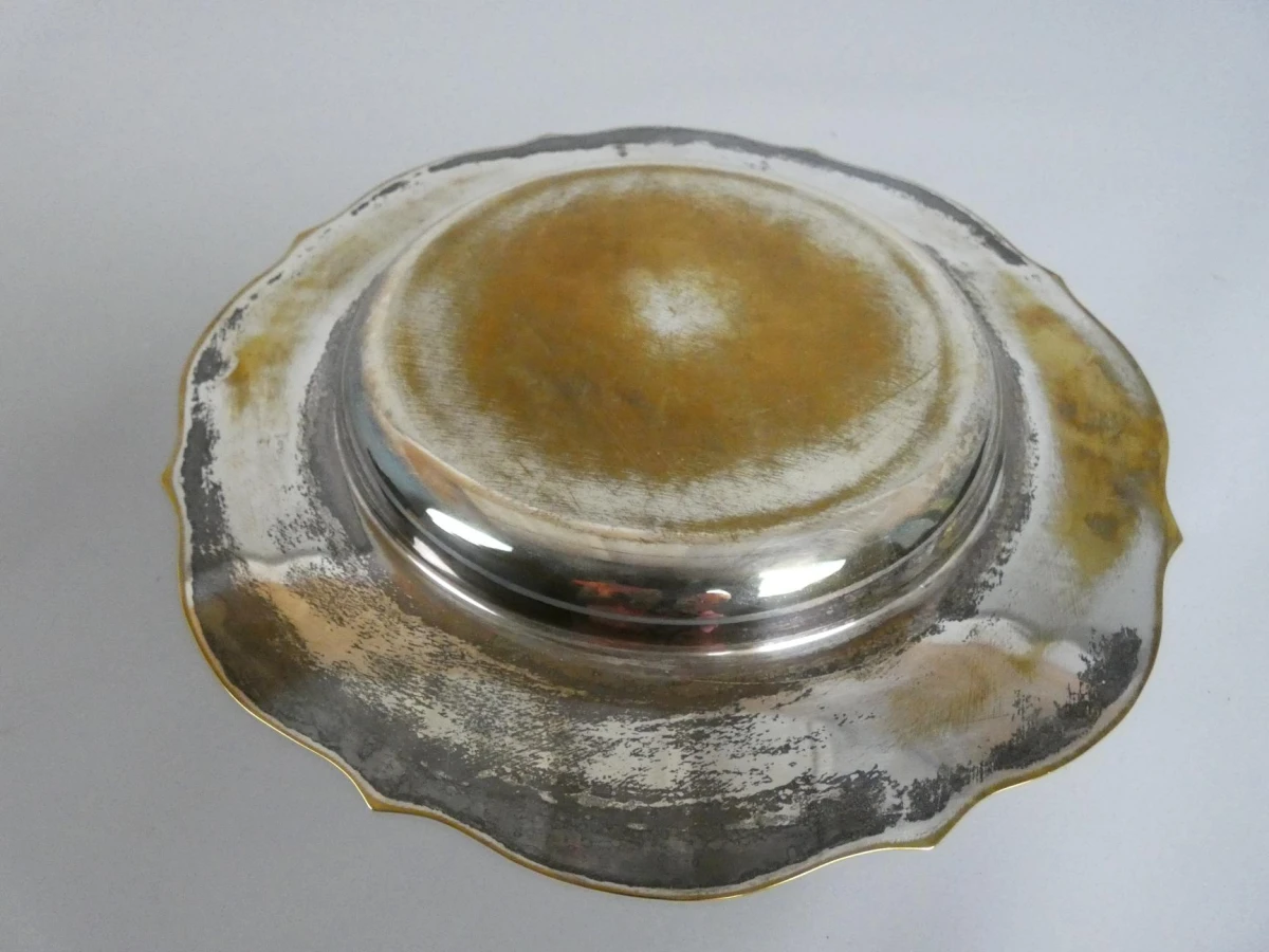 Goudkleurige schaal