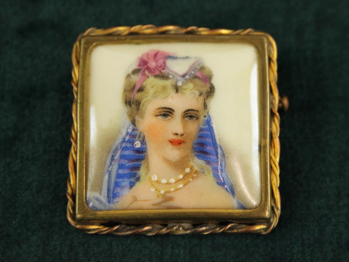 4 vintage porseleinen Limoges broches