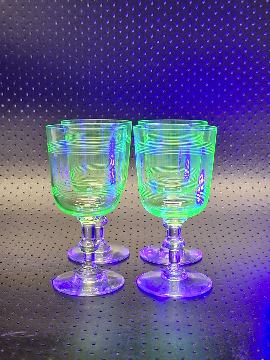 Antieke Art Deco Uraniumglazen - Set van 4