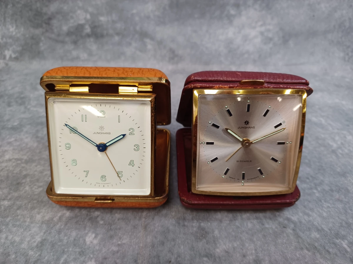Set van Twee Vintage Junghans Reiswekkers – Made in Germany