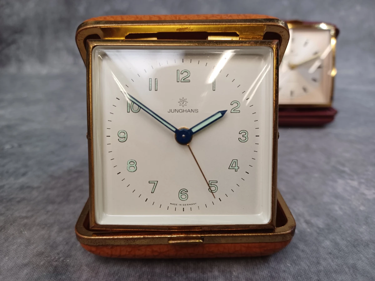 Set van Twee Vintage Junghans Reiswekkers – Made in Germany