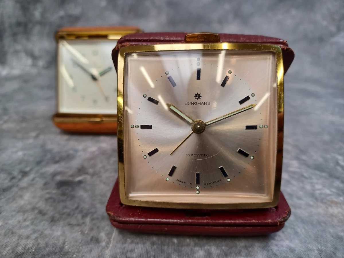 Set van Twee Vintage Junghans Reiswekkers – Made in Germany