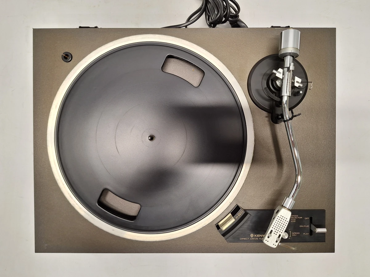 Kenwood KD-2070 - Vintage Direct Drive platenspeler uit de gouden HiFi-jaren