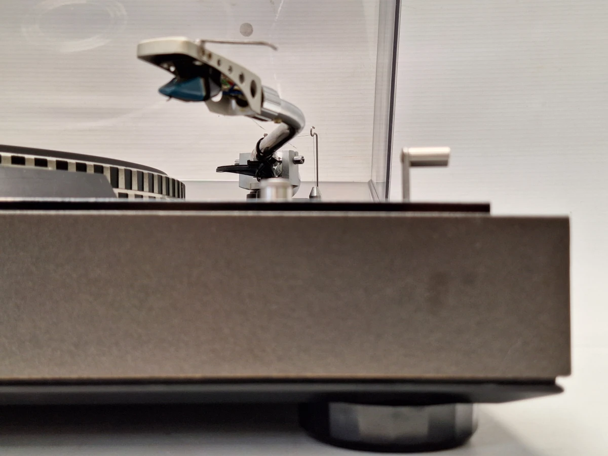 Kenwood KD-2070 - Vintage Direct Drive platenspeler uit de gouden HiFi-jaren