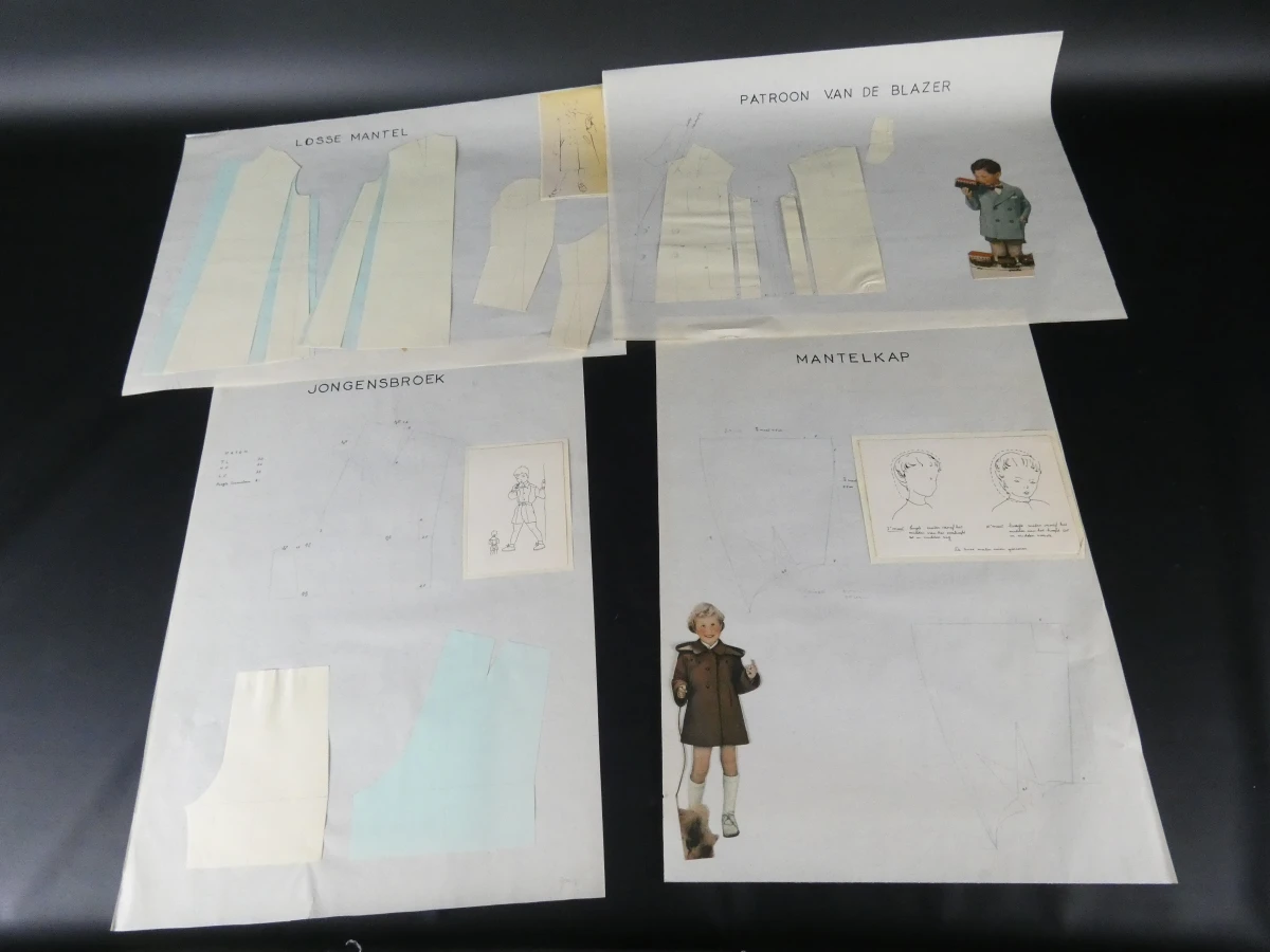 Vintage portfolio kleedrmakerij studieplaten