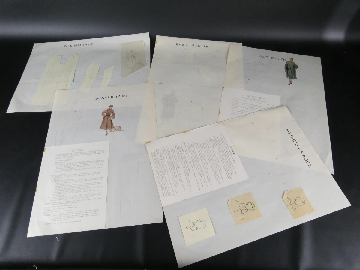 Vintage portfolio kleedrmakerij studieplaten