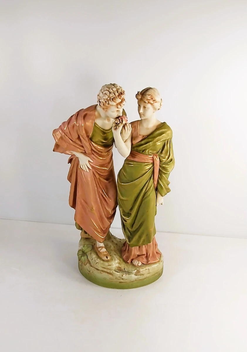 Royal Dux Bohemia porseleinen beeld van klassiek paar – model 1983