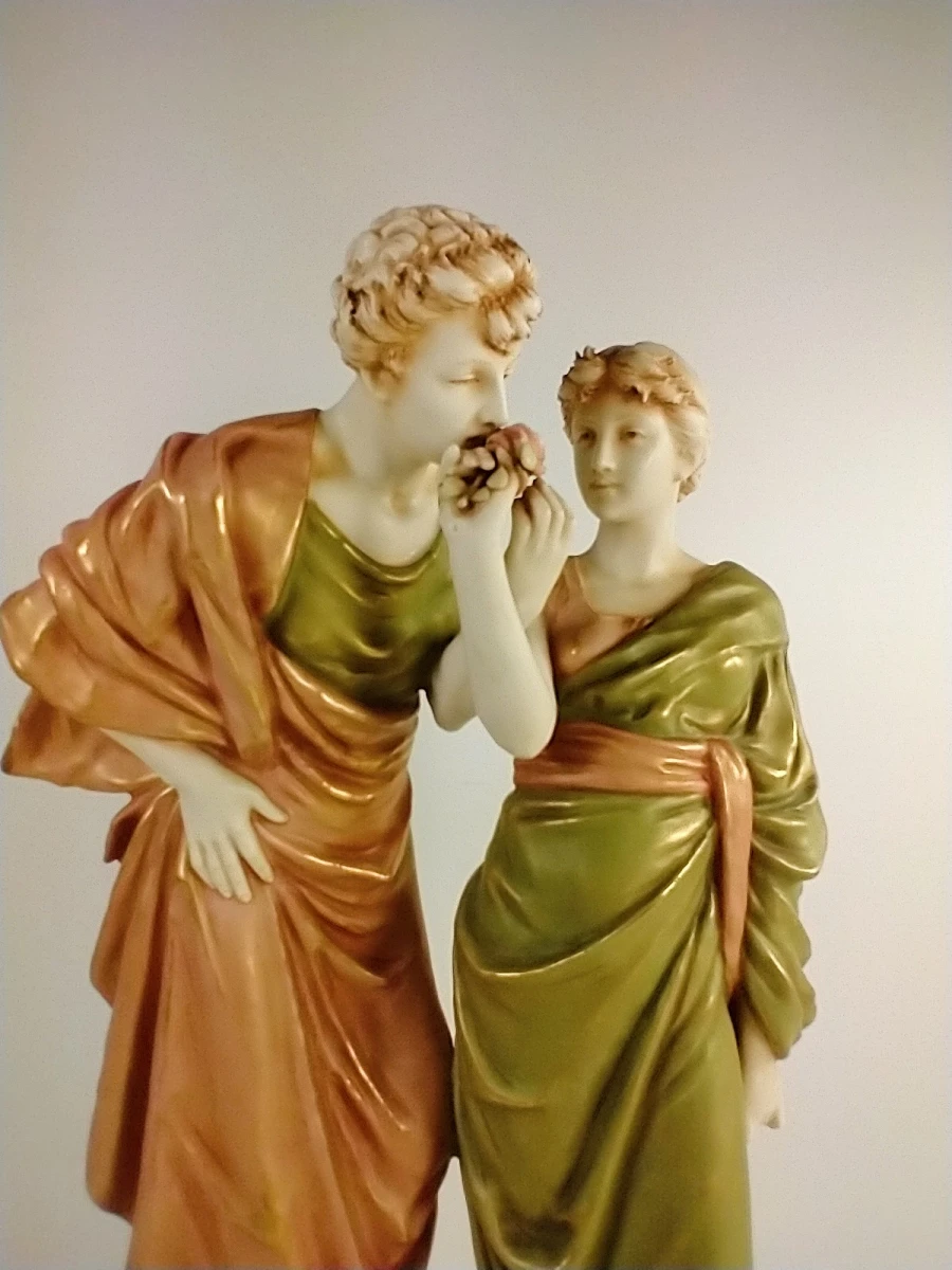 Royal Dux Bohemia porseleinen beeld van klassiek paar – model 1983
