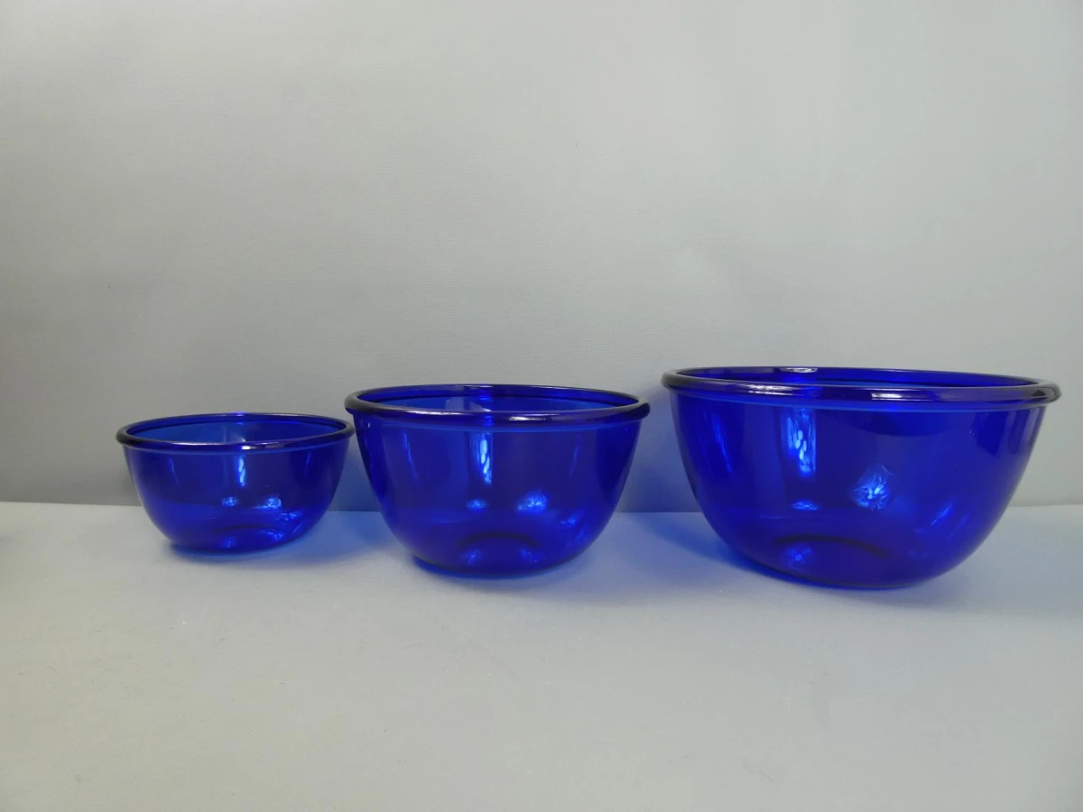Set van 3 Arcoroc kobalt blauwe mengkommen