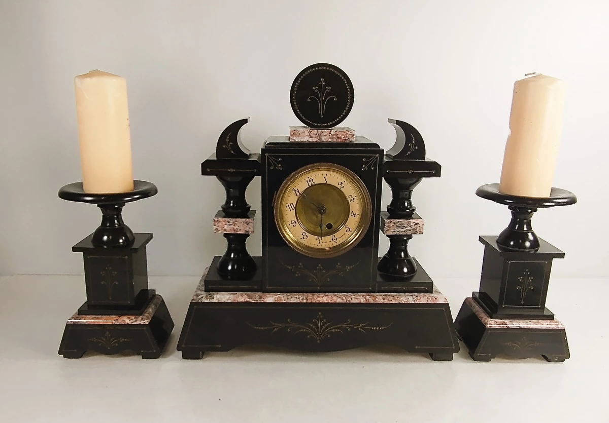 Franse pendule met twee kandelaars – Napoleon III stijl – ca. 1880-1900