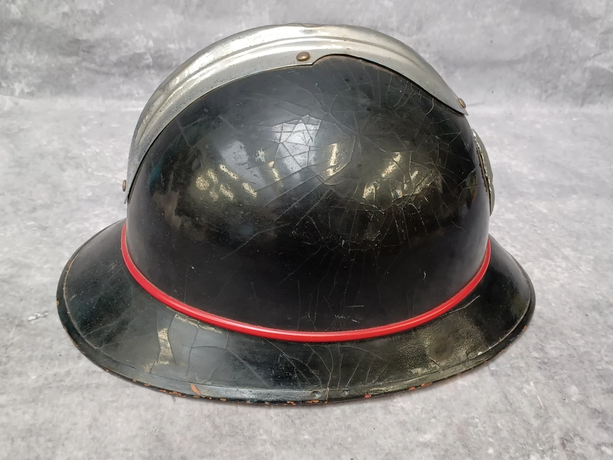 Authentieke Belgische brandweerhelm / rijkswachthelm – "Le Levior" Tongeren