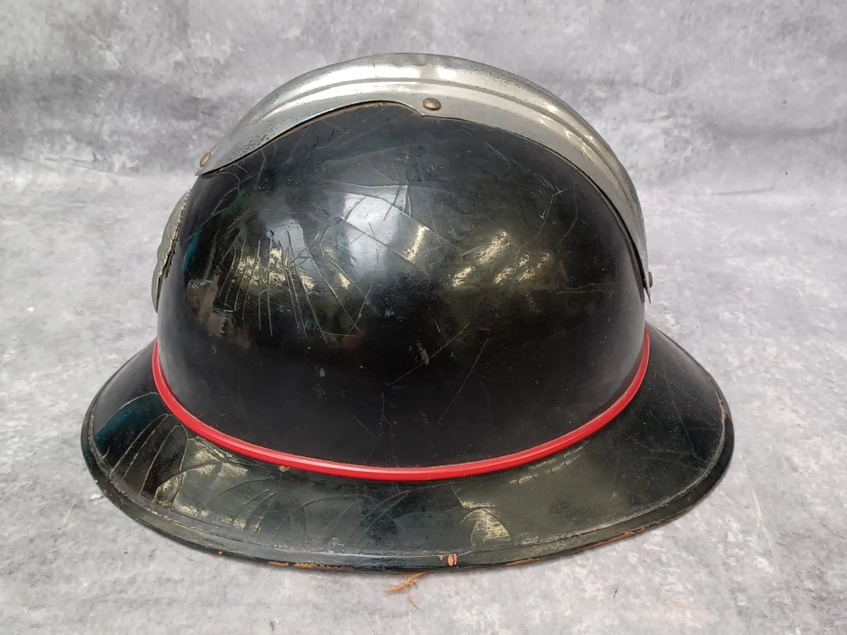 Authentieke Belgische brandweerhelm / rijkswachthelm – "Le Levior" Tongeren