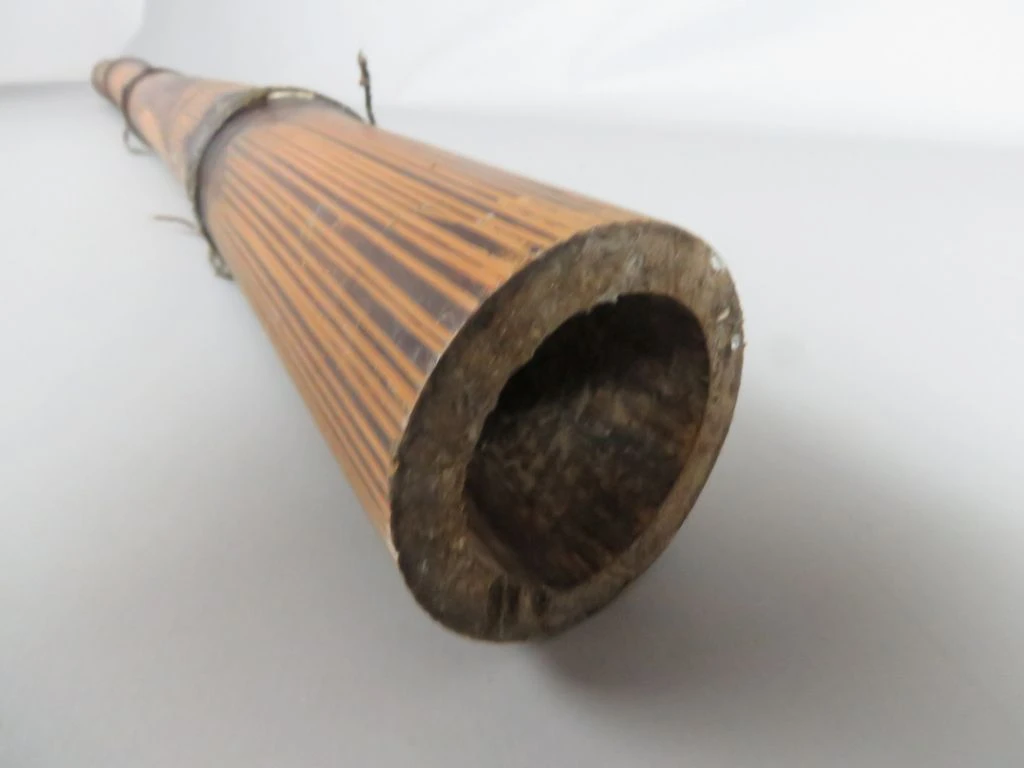 Didgeridoo met Houtsnijwerk