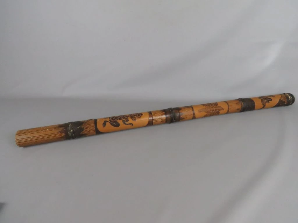 Didgeridoo met Houtsnijwerk