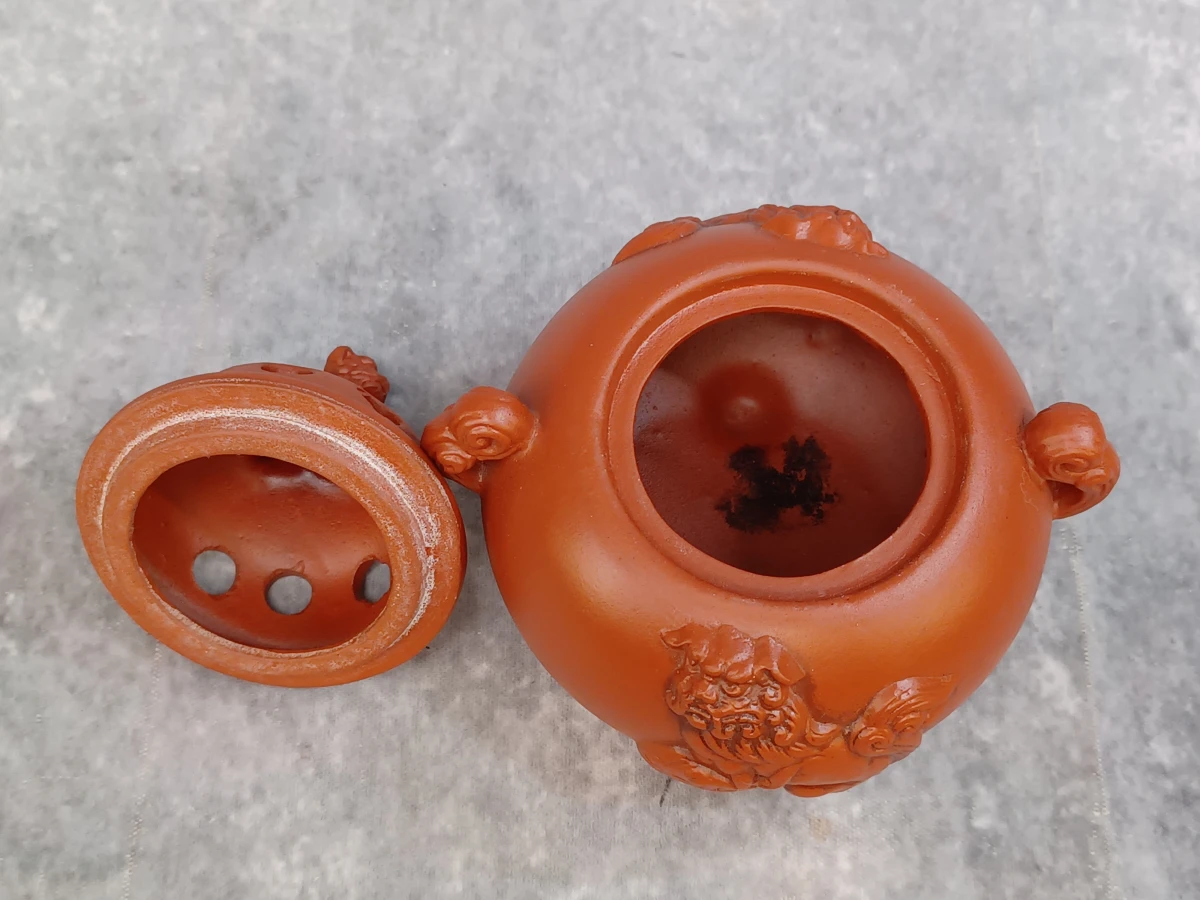 Terracotta incense brander met Chinese leeuwen - Foo Dogs