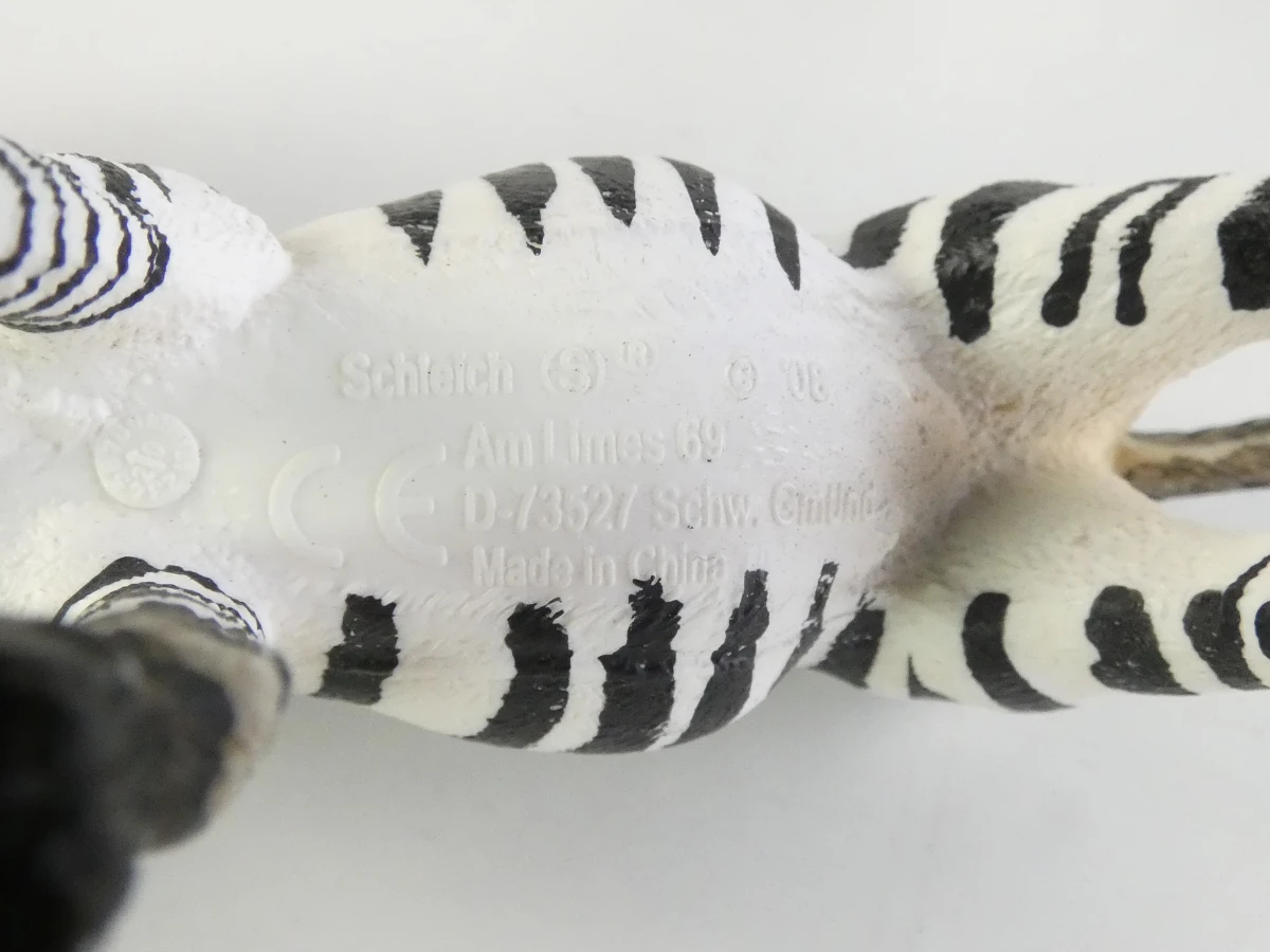 Lotje Schleich dieren een jeep