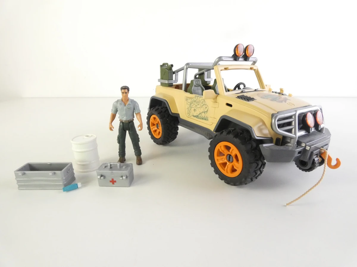 Lotje Schleich dieren een jeep
