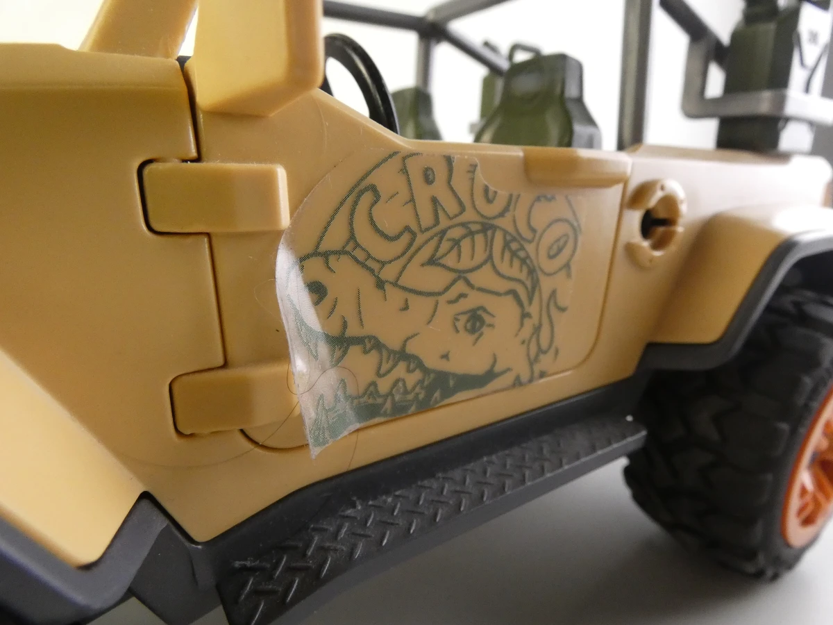 Lotje Schleich dieren een jeep