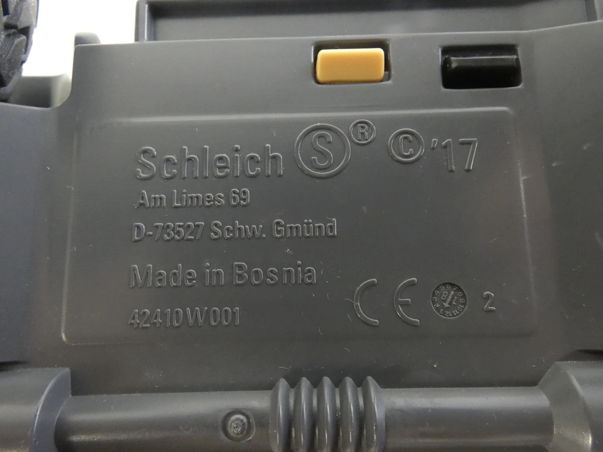 Lotje Schleich dieren een jeep