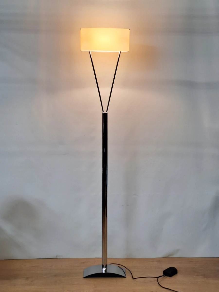 Iconische Leucos ‘Vittoria TR’ vloerlamp – Italiaans design met authentiek Murano glas