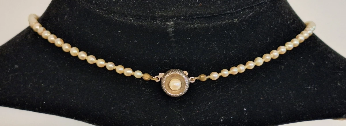 Parelketting met zilver slot