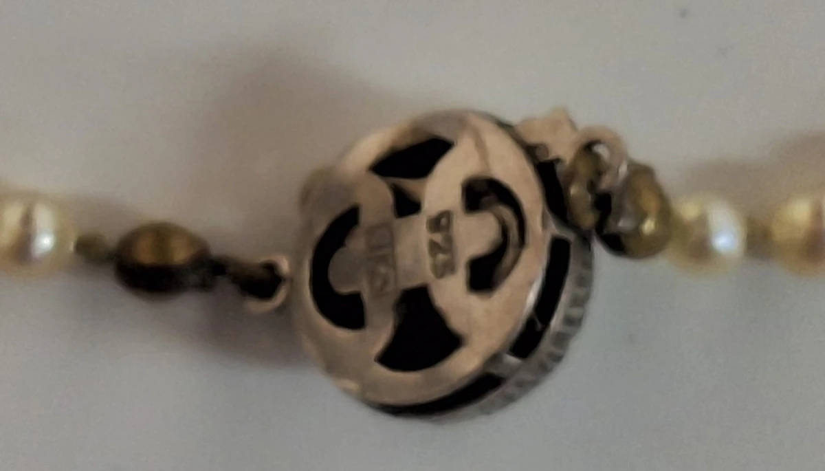 Parelketting met zilver slot