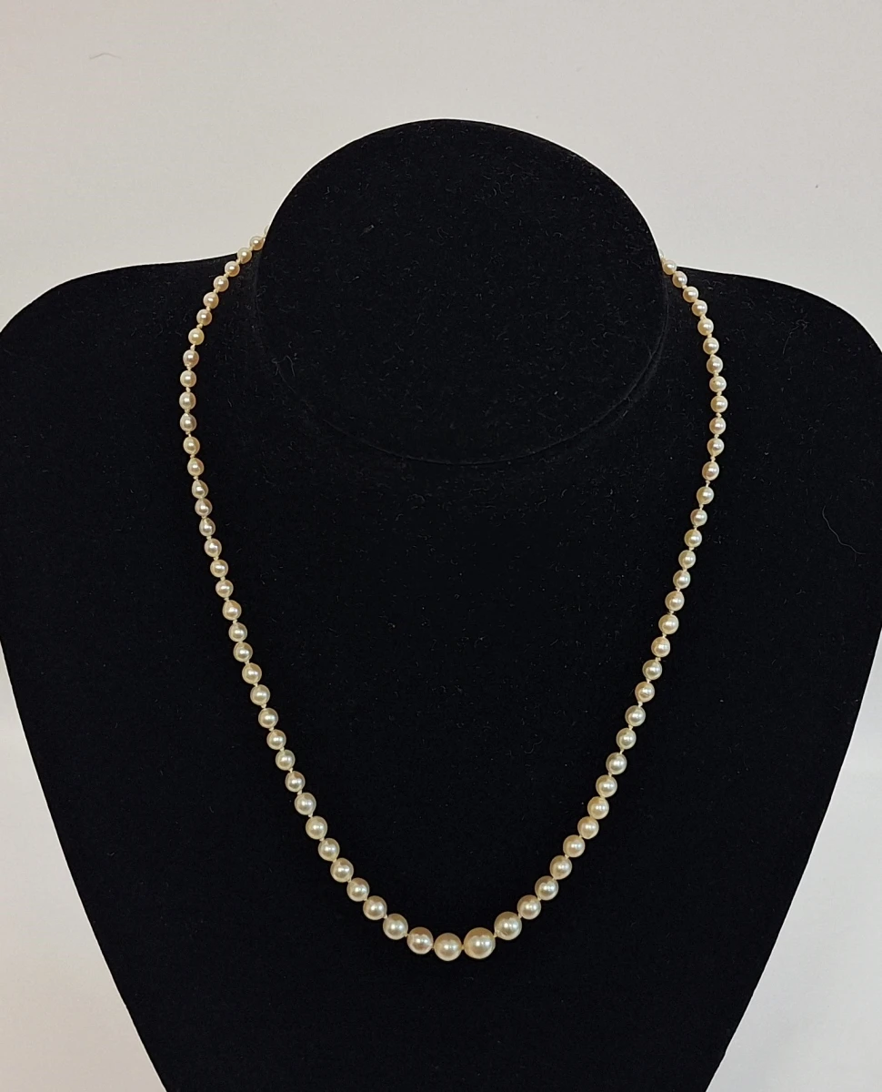 Parelketting met zilver slot