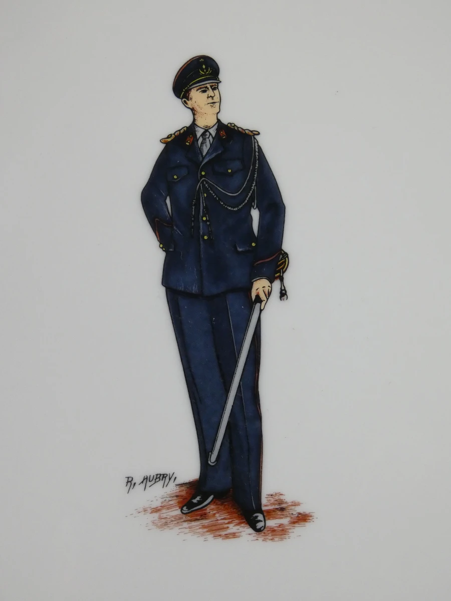 4 decoratieve borden met historische Belgische Nationale gendarmerie-uniformen