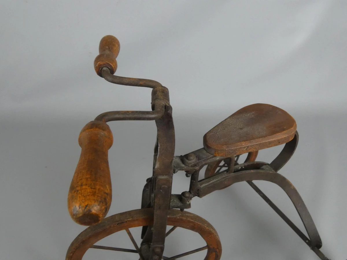 Oude Metalen Mini Driewieler