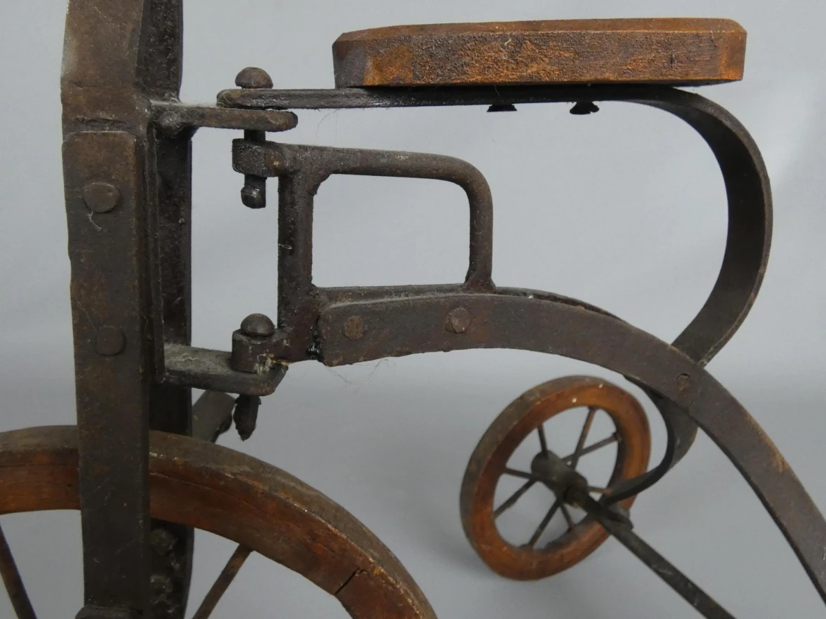 Oude Metalen Mini Driewieler