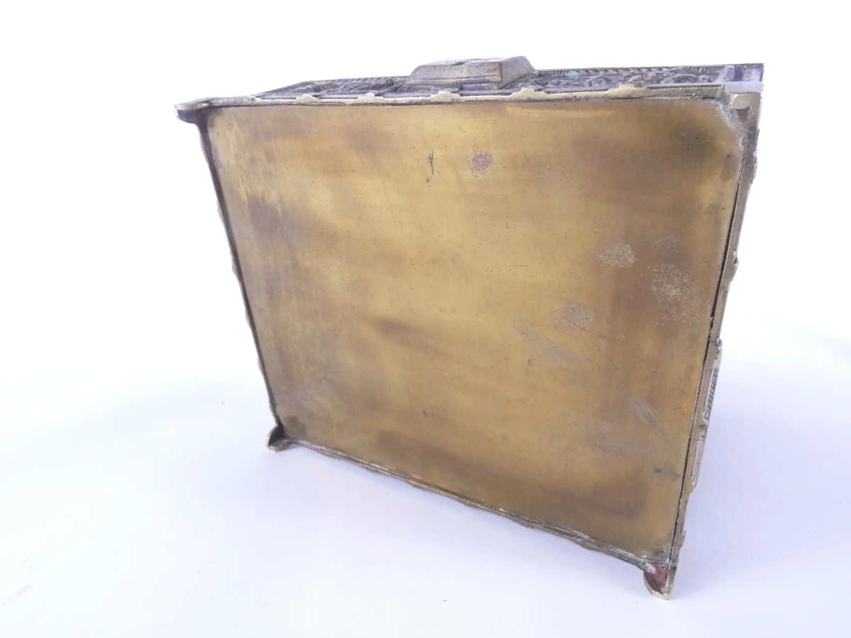 Vintage bronzen juwelenkist met reliëfdecoratie