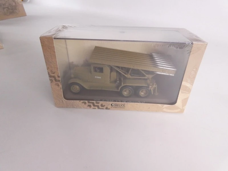 Set van 10 militaire modelauto's in doosjes
