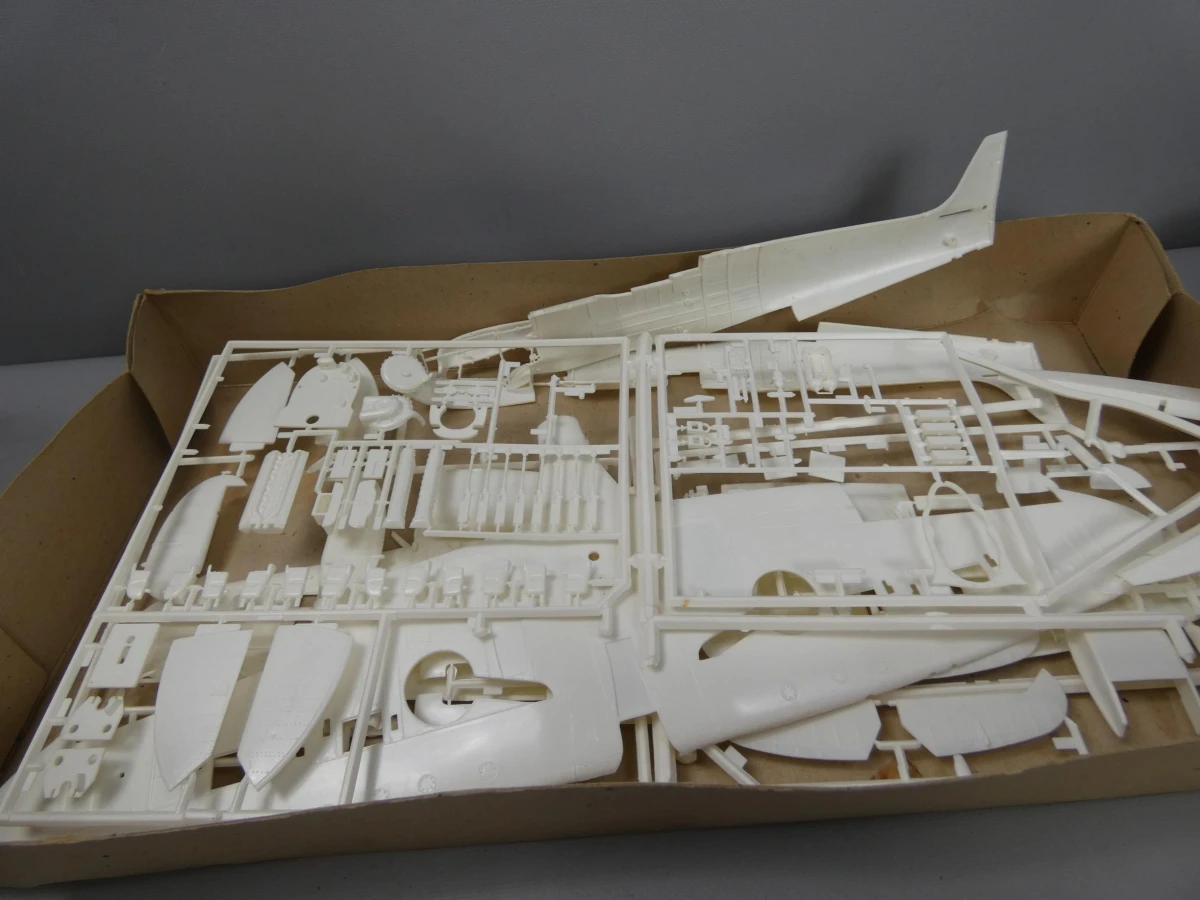 Airfix AIRR-1201 - Airfix 1/24 Spitfire 1a - Super Kit