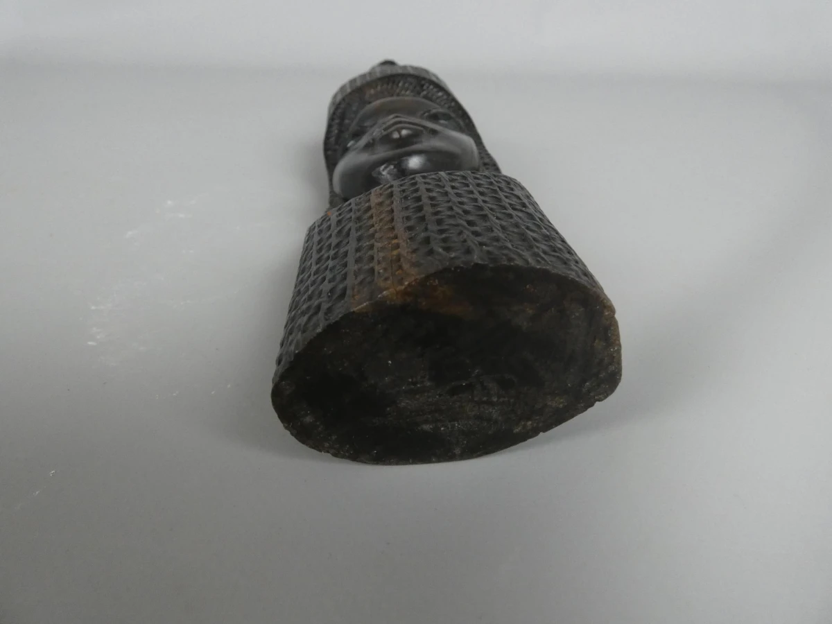 Houten Sculptuur: Hoofd in Flesvorm