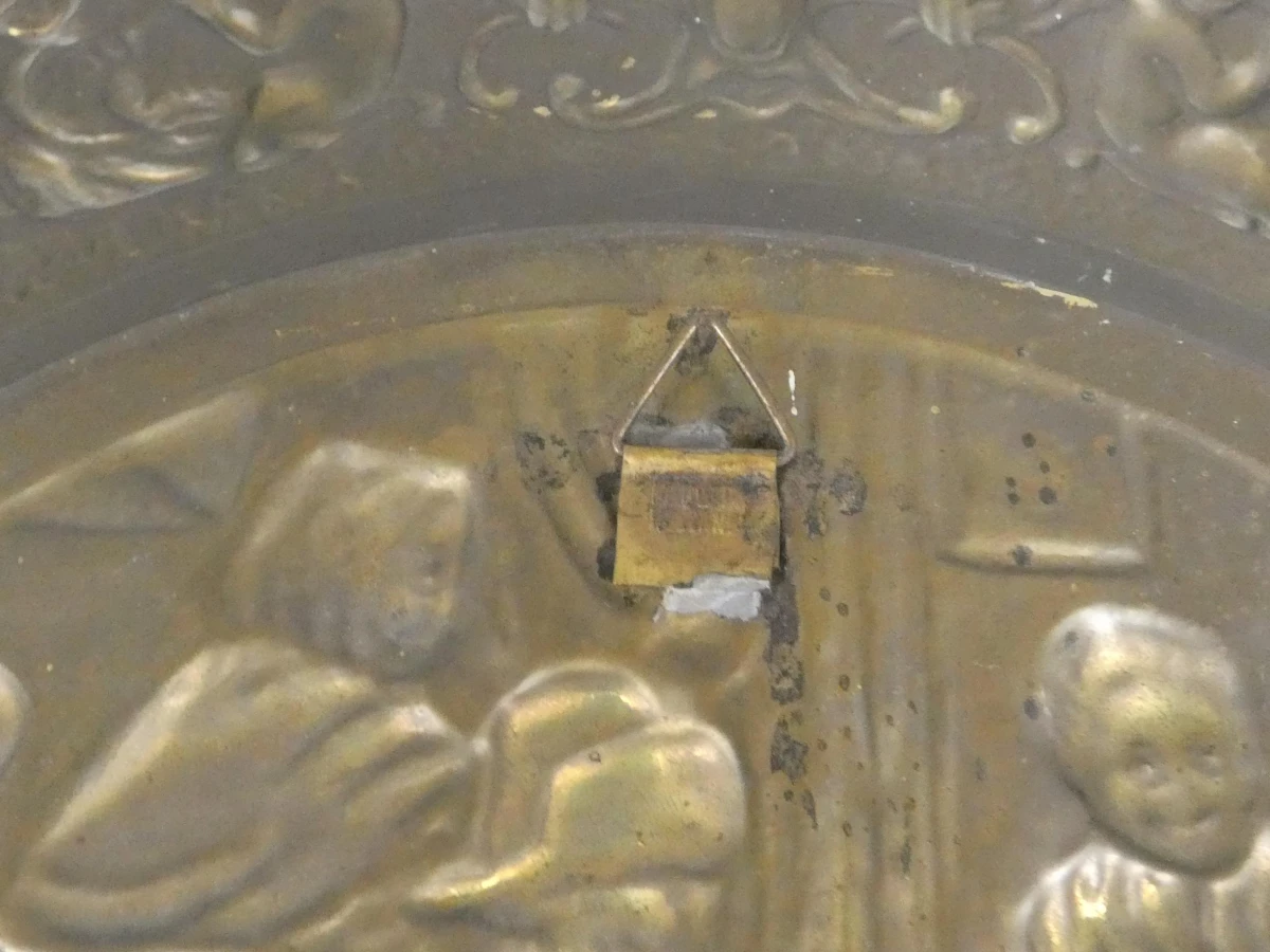 Gedecoreerd Goudkleurig Metalen Bord