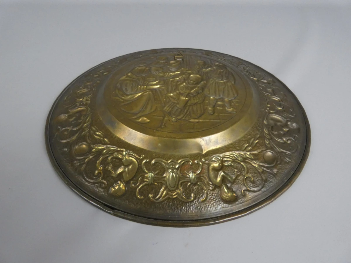 Gedecoreerd Goudkleurig Metalen Bord