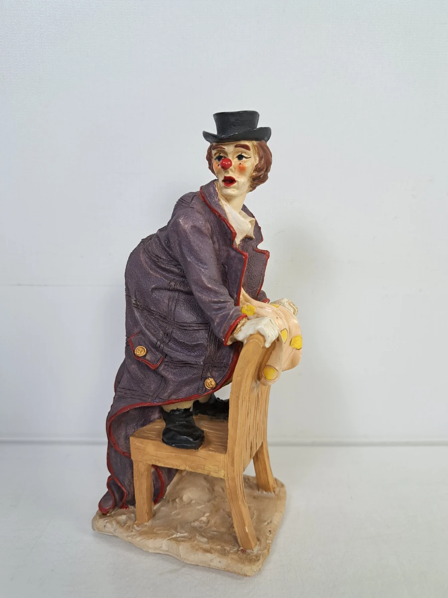 Set van 9 decoratieve clownfiguren van keramiek