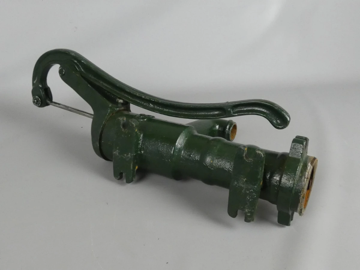 Gietijzeren Handwaterpomp