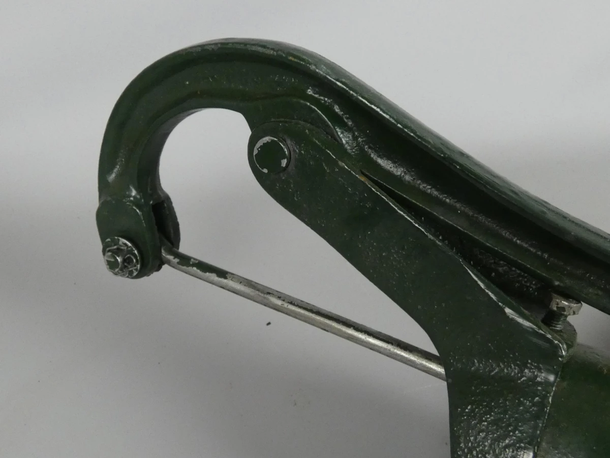 Gietijzeren Handwaterpomp