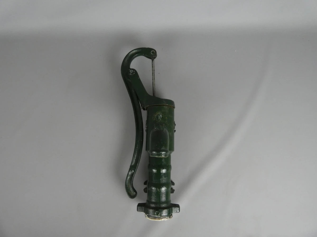 Gietijzeren Handwaterpomp