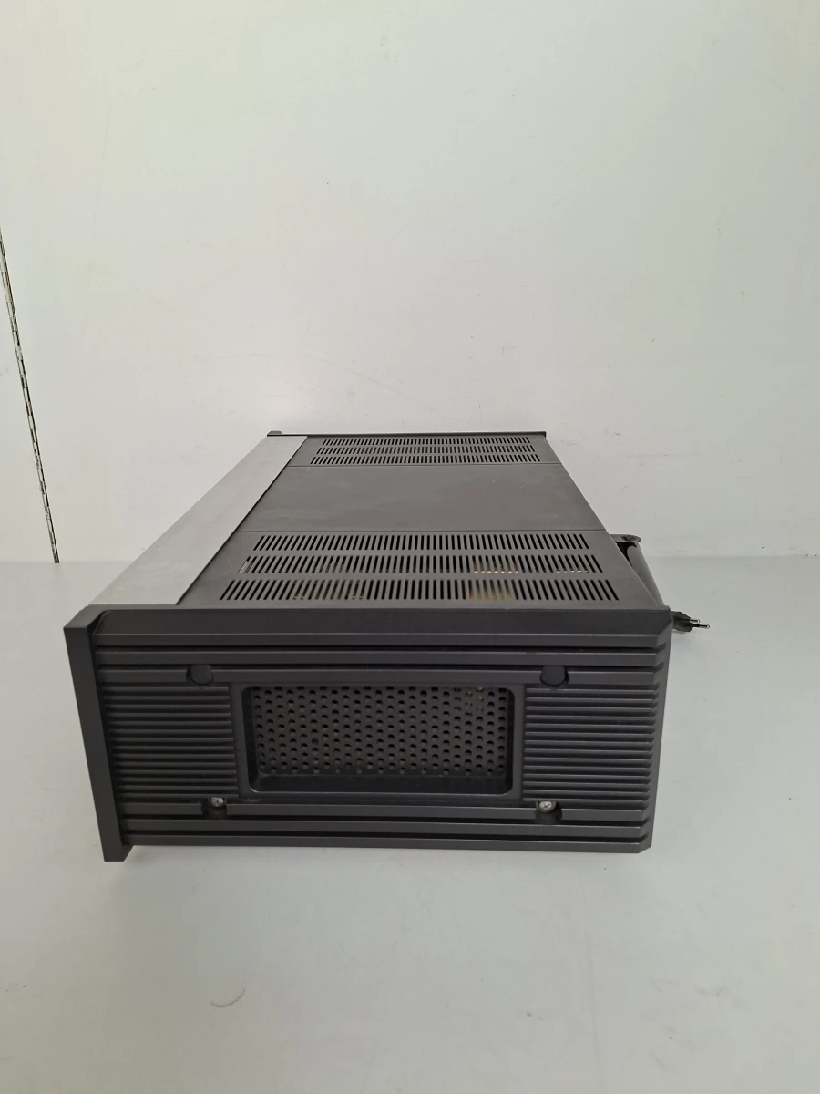 Krachtige Vintage JVC JR-S300 Stereo Receiver (1977)